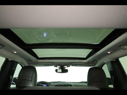 Bright White Clearcoat 2019 Jeep Cherokee Limited