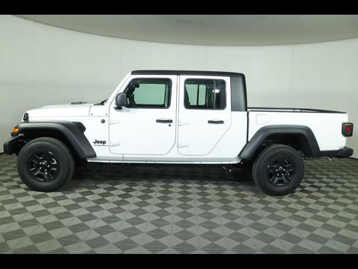 2026 Jeep Gladiator Sport