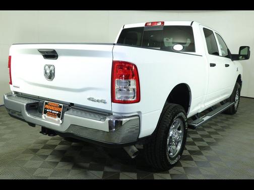 2024 RAM 2500 Tradesman Crew Cab 4x4 6'4' Box