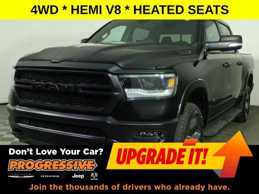 Diamond Black Crystal Pearlcoat 2022 RAM 1500 Big Horn/Lone Star