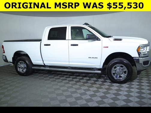 2022 RAM 2500 Tradesman Crew Cab 4x4 6'4' Box