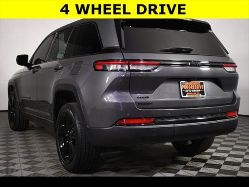 2022 Jeep Grand Cherokee Altitude