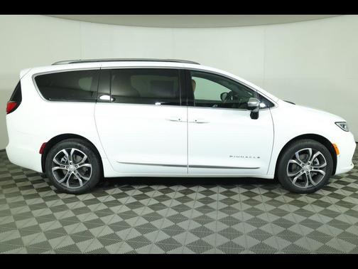 2026 Chrysler Pacifica L