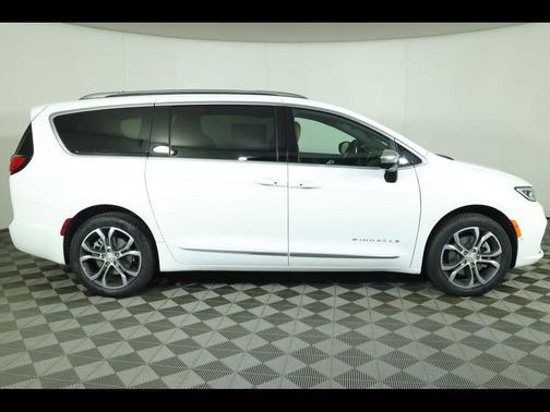 2026 Chrysler Pacifica L