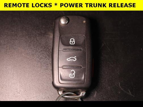 2018 Volkswagen Beetle 2.0T S