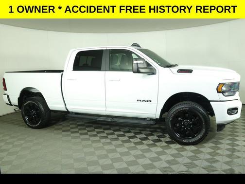 Bright White Clearcoat 2024 RAM 2500 Big Horn Crew Cab 4x4 6'4' Box