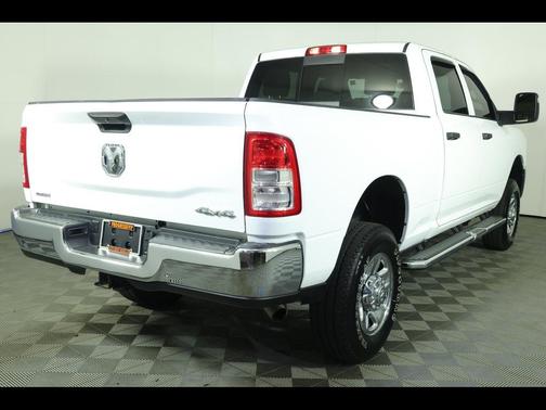 2023 RAM 2500 Tradesman Crew Cab 4x4 6'4' Box
