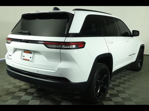 2022 Jeep Grand Cherokee Altitude