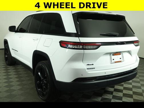 2022 Jeep Grand Cherokee Altitude