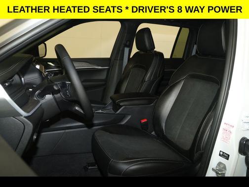 Bright White Clearcoat 2026 Jeep Grand Cherokee Altitude