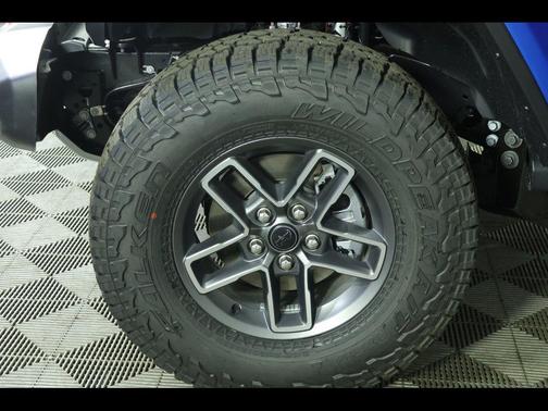 Hydro Blue Pearlcoat 2026 Jeep Gladiator Mojave 4x4