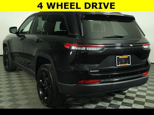 2022 Jeep Grand Cherokee Altitude