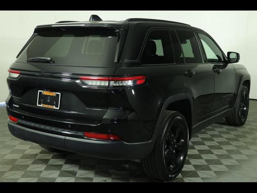 2022 Jeep Grand Cherokee Altitude