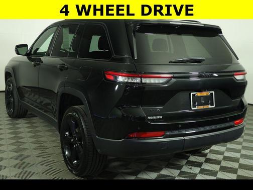 2022 Jeep Grand Cherokee Altitude