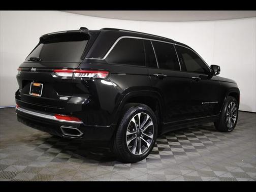 2022 Jeep Grand Cherokee Overland