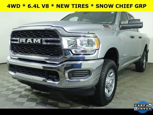 2022 RAM 2500 Tradesman Crew Cab 4x4 6'4' Box