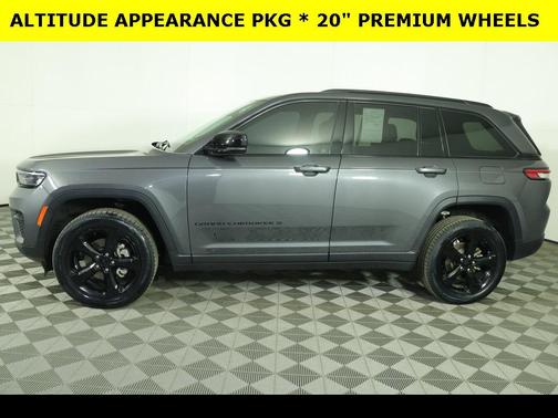 2023 Jeep Grand Cherokee Altitude