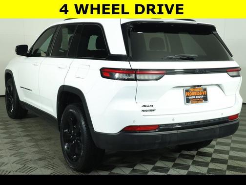 2023 Jeep Grand Cherokee Altitude