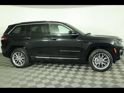 2023 Jeep Grand Cherokee Summit