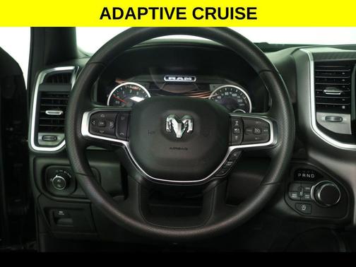 Diamond Black Crystal Pearlcoat 2026 RAM 1500 Express