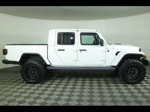 2022 Jeep Gladiator Overland
