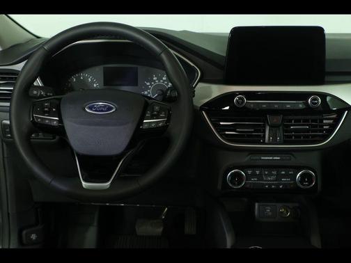 Carbonized Gray Metallic 2022 Ford Escape SE