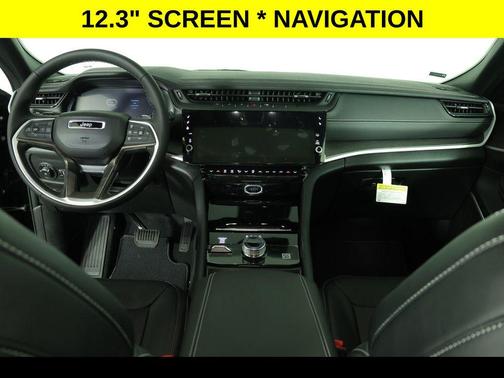 Diamond Black Crystal Pearlcoat 2026 Jeep Grand Cherokee Limited