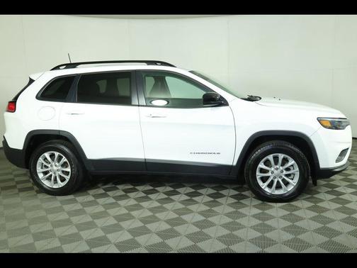 Bright White Clearcoat 2022 Jeep Cherokee Latitude Lux