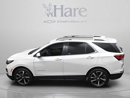 Iridescent Pearl Tricoat 2022 Chevrolet Equinox Premier