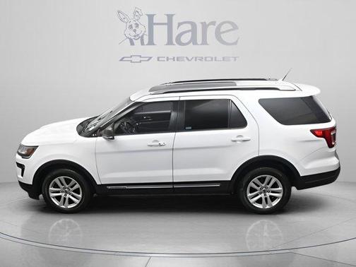 Oxford White 2019 Ford Explorer XLT
