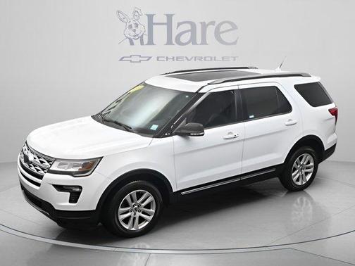 Oxford White 2019 Ford Explorer XLT