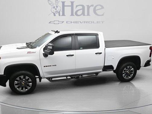 Summit White 2025 Chevrolet Silverado 2500 Custom