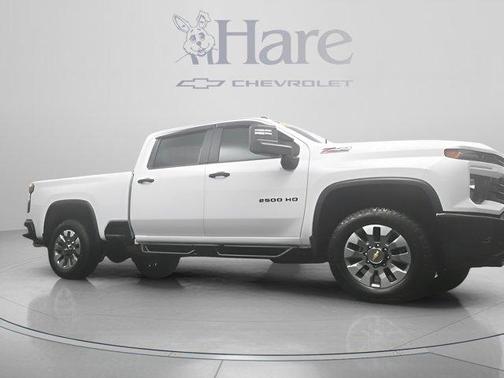 Summit White 2025 Chevrolet Silverado 2500 Custom