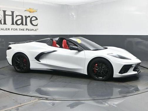 Arctic White 2022 Chevrolet Corvette Stingray w/2LT