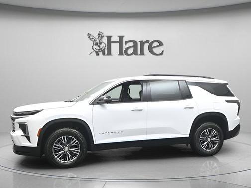 Summit White 2026 Chevrolet Traverse LT