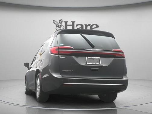 Granite Crystal Clearcoat Metallic 2023 Chrysler Pacifica Touring-L