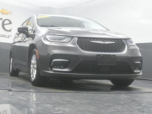 Granite Crystal Clearcoat Metallic 2023 Chrysler Pacifica Touring-L