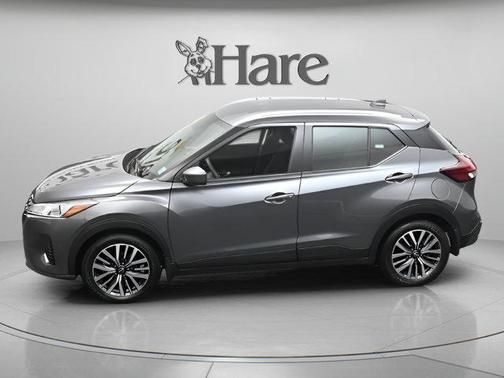 Gun Metallic 2024 Nissan Kicks SV
