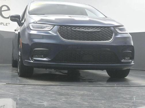 Fathom Blue Pearlcoat 2023 Chrysler Pacifica Touring-L