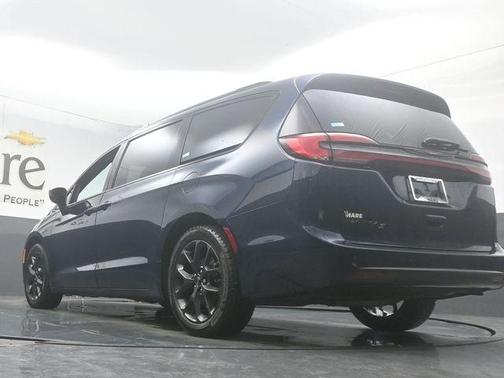 Fathom Blue Pearlcoat 2023 Chrysler Pacifica Touring-L