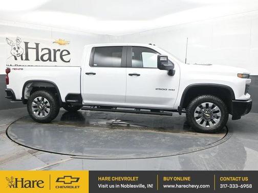 Summit White 2026 Chevrolet Silverado 2500 Custom Truck
