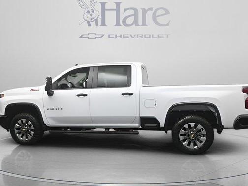 Summit White 2026 Chevrolet Silverado 2500 Custom