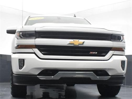 Photo 3 of 51 of 2018 Chevrolet Silverado 1500 LT