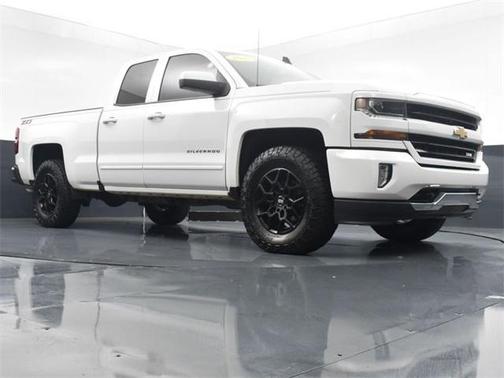 Photo 2 of 51 of 2018 Chevrolet Silverado 1500 LT