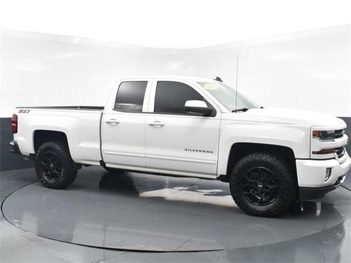 Photo 1 of 51 of 2018 Chevrolet Silverado 1500 LT