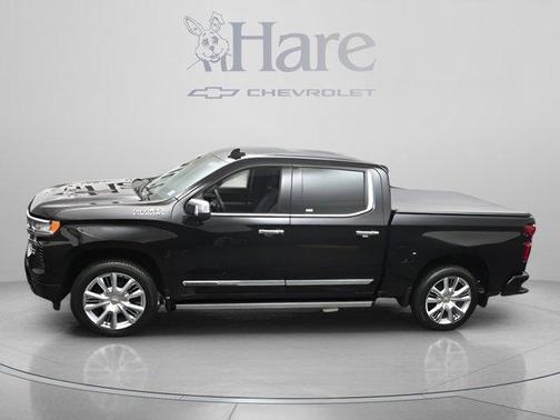 Black 2022 Chevrolet Silverado 1500 High Country