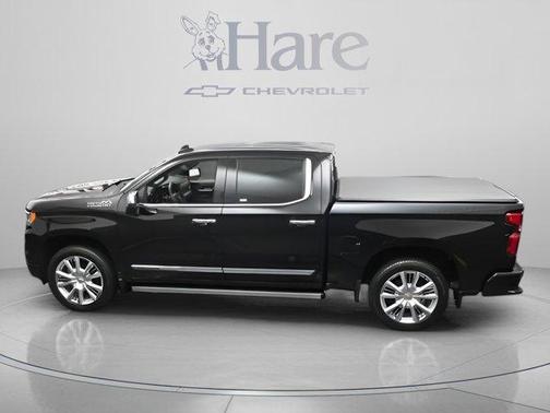 Black 2022 Chevrolet Silverado 1500 High Country