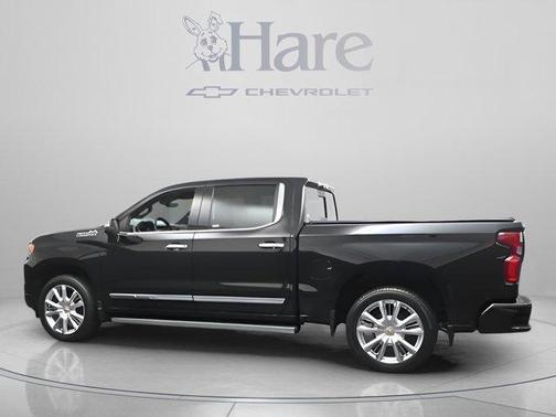 Black 2022 Chevrolet Silverado 1500 High Country