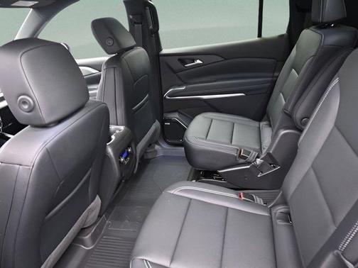 Sterling Gray Metallic 2026 Chevrolet Traverse LT