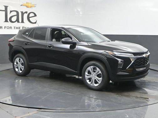 Mosaic Black Metallic 2026 Chevrolet Trax LS